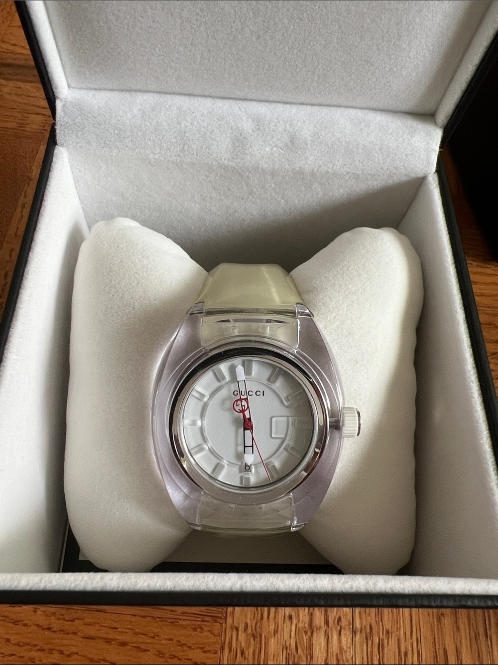 Gucci SYNC Watch Clear